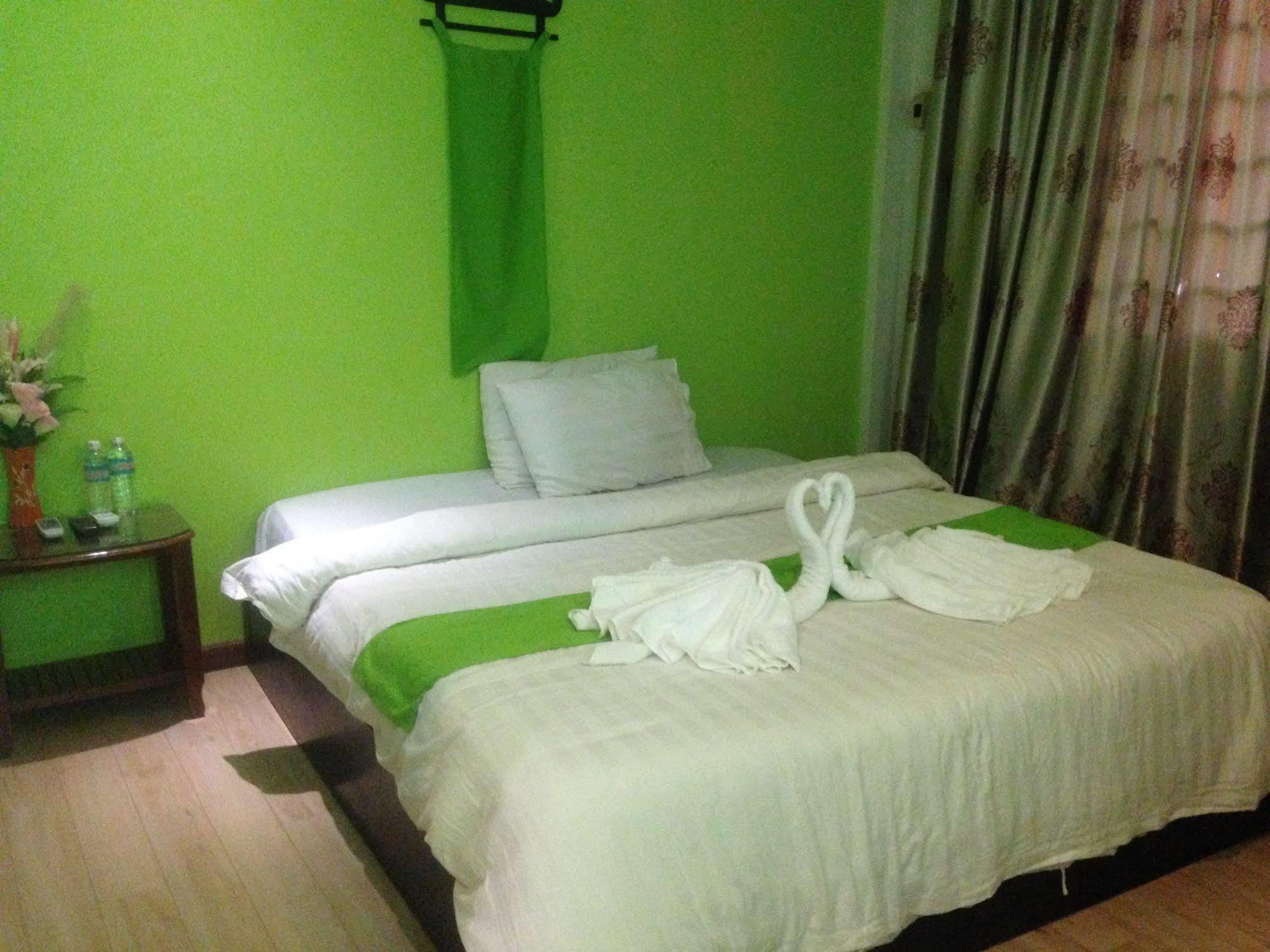 Route 66 Music Restaurant & Hostel Siem Reap Exterior foto